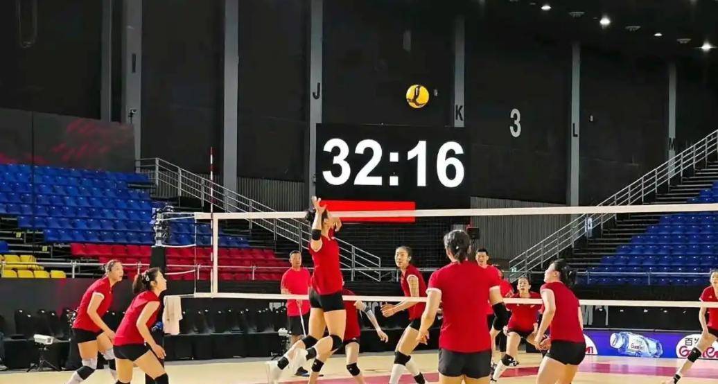 网球大师赛上演强强对话,荆楚猎隼队淘汰对手三湘银狐队,战术调整见效;球迷期待下一战的简单介绍 网球大师赛上演强强对话,荆楚猎隼队淘汰对手三湘银狐队,战术调整见效;球迷期待下一战的简单介绍